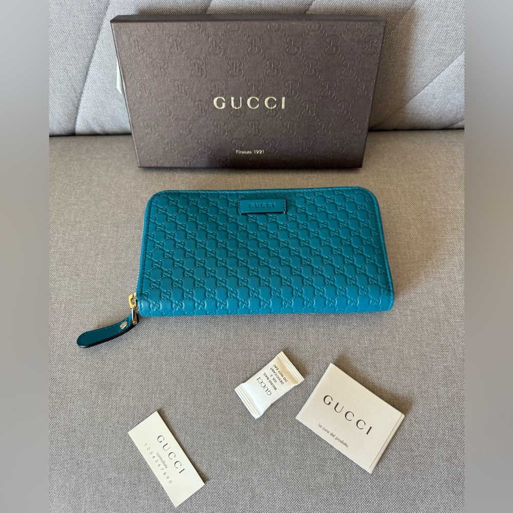 Gucci Microshima Round Zipper Color New W/Box